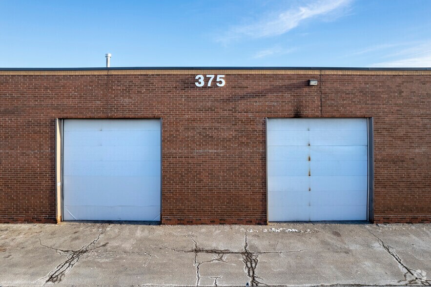 More Photos Of 335 Admiral Blvd, Mississauga Unknown For Lease