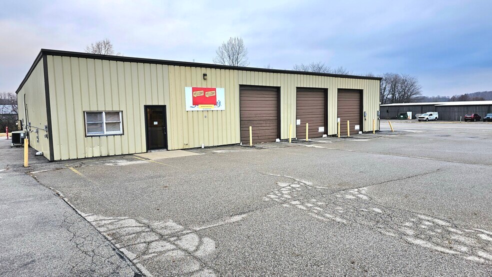 More Photos Of 212 Hobart Dr, Hillsboro Warehouse For Sale