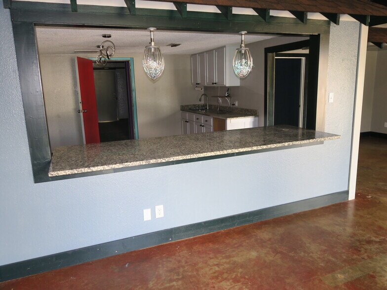 More Photos Of 2472 S Farm To Market Road 2869, Hawkins Freestanding For Sale