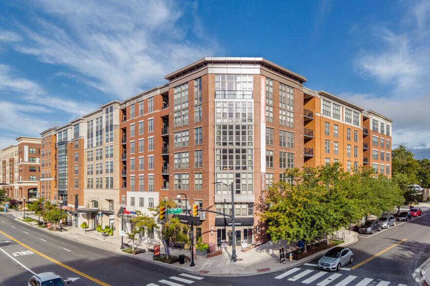 Primary Photo Of 2301 Columbia Pike, Arlington Storefront For Lease