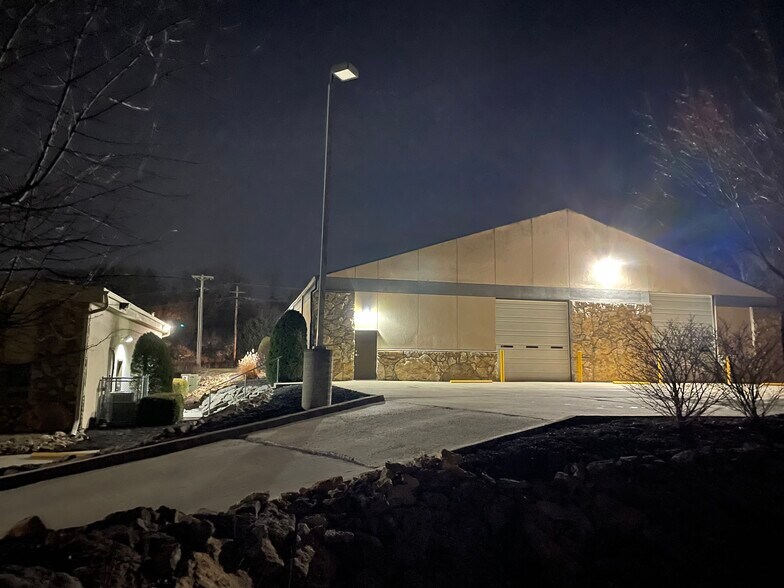 More Photos Of 19605 E 40 Hwy, Independence Warehouse For Sale