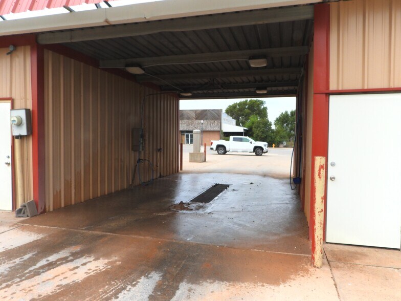 More Photos Of 124 Main St, Shattuck Carwash For Sale