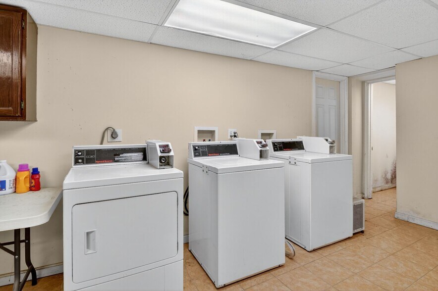 More Photos Of 1404 Madison Ave, Baltimore Apartments For Sale