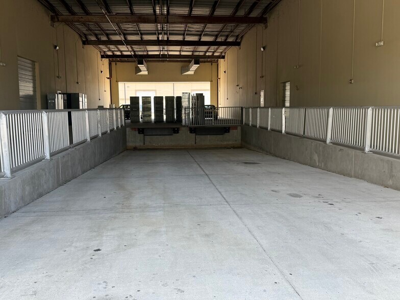 More Photos Of 7270 114th Ave, Largo Distribution For Sale