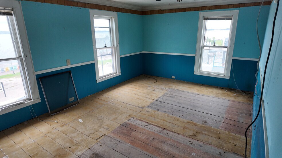 More Photos Of 335 Riverside Dr, Clayton Hotel For Sale