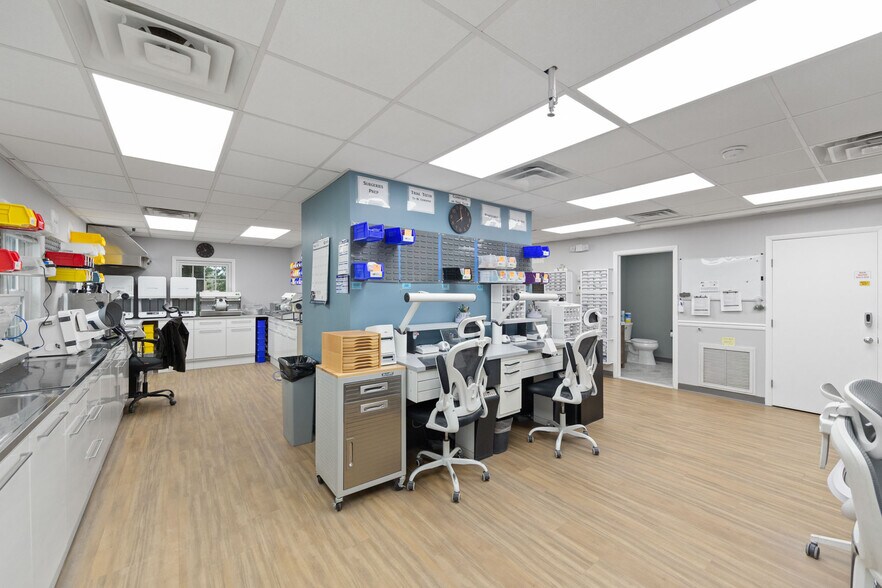 More Photos Of 874 Pompton Ave, Cedar Grove Medical For Sale