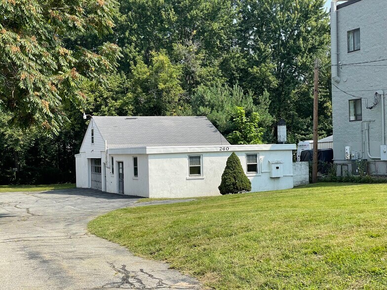 Primary Photo Of 260 Calvary St, Waltham Light Distribution For Lease