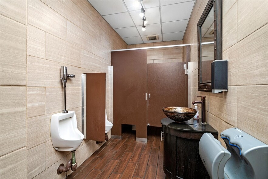 More Photos Of 1302 Monmouth Rd, Mount Holly Storefront Retail Office For Lease