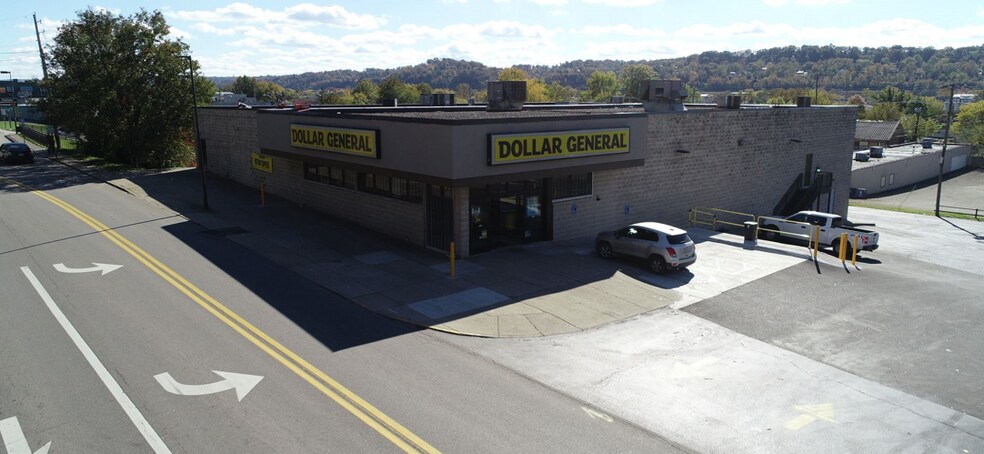 Primary Photo Of 1719 Washington St W, Charleston Freestanding For Sale