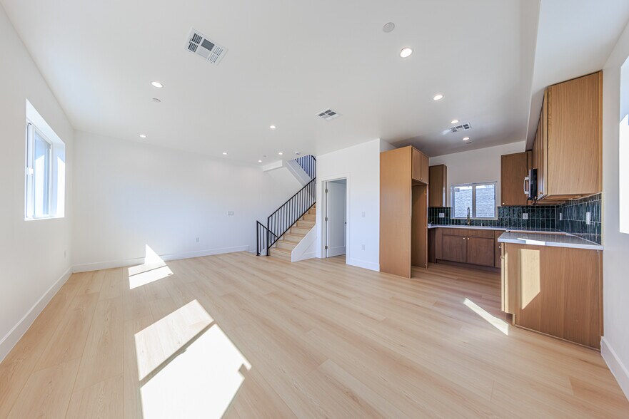 More Photos Of 2424 S West View St, Los Angeles Multifamily For Sale