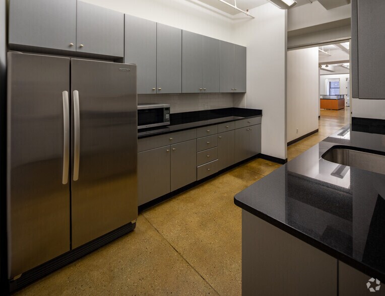 More Photos Of 589 Eighth Ave, New York Loft Creative Space For Lease