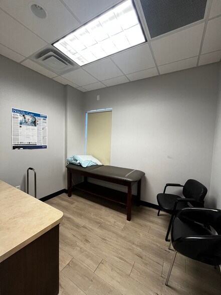 More Photos Of 4585-4589 H.C. Yates Ln, Saint Cloud Office For Sale