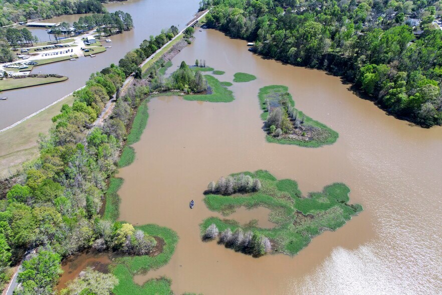 More Photos Of 1010 N Eufaula Ave, Eufaula Hotel For Sale