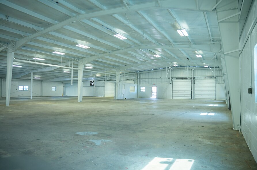 More Photos Of 5007 S Westshore Blvd, Tampa Warehouse For Sale
