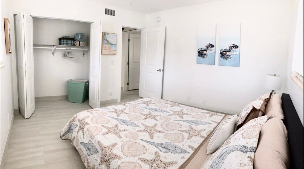 More Photos Of 2638 Lake Dr, Riviera Beach Apartments For Sale
