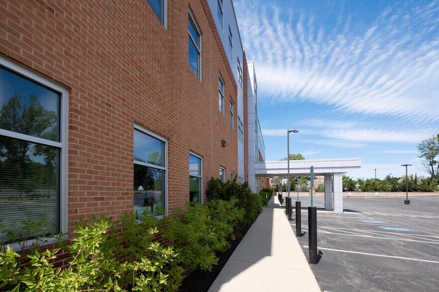 More Photos Of 1 Wallace Bashaw Way, Newburyport Medical For Lease