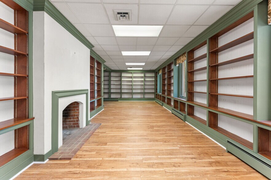 More Photos Of 678 Rappahannock Dr, White Stone Office For Sale