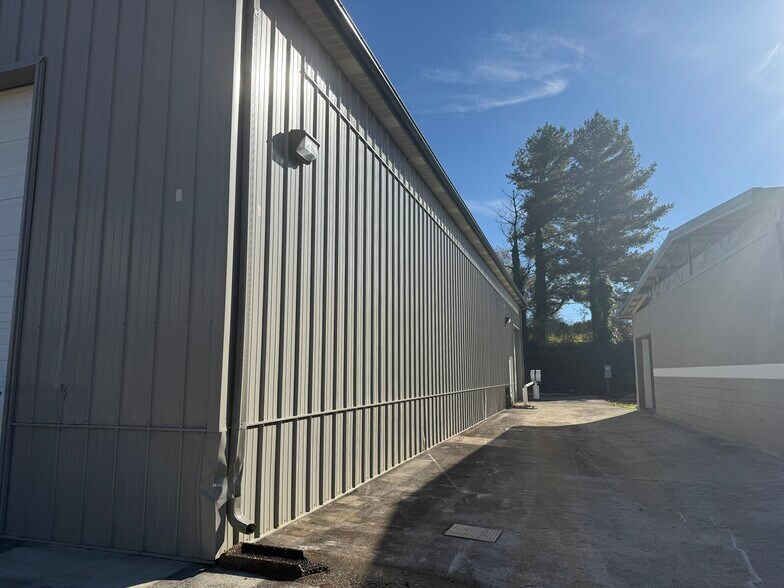 More Photos Of 2803 W Lamar Alexander Pky, Friendsville Industrial For Lease