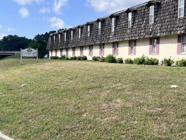 More Photos Of 3721 Millbranch Rd, Memphis Apartments For Sale