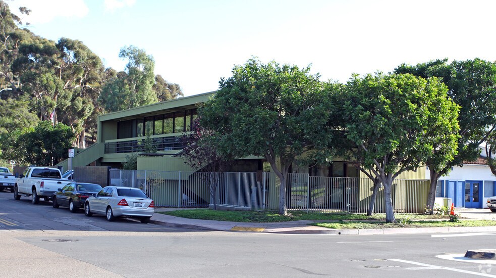 More Photos Of 2827-2837 Presidio Dr, San Diego Office Residential For Lease