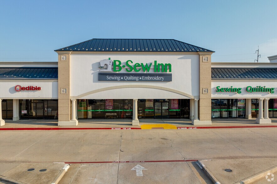 More Photos Of 8255 N Rockwell Ave, Oklahoma City Unknown For Lease