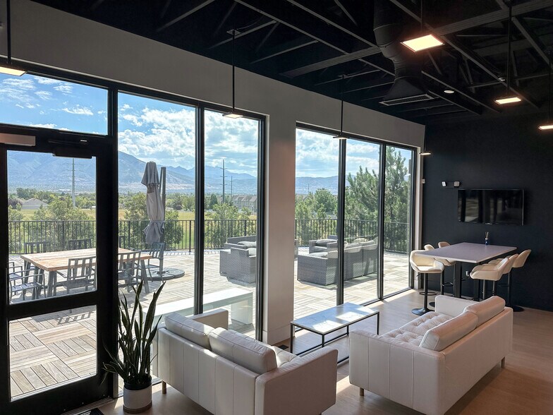 More Photos Of 10718 S Beckstead Ln, South Jordan Coworking Space