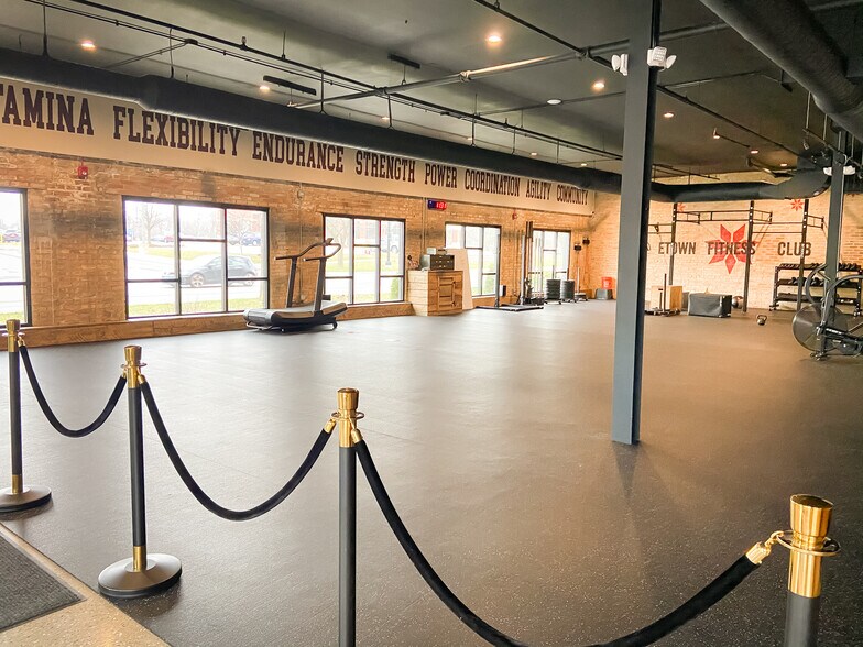 More Photos Of 2401 Main St, Evanston Warehouse For Sale