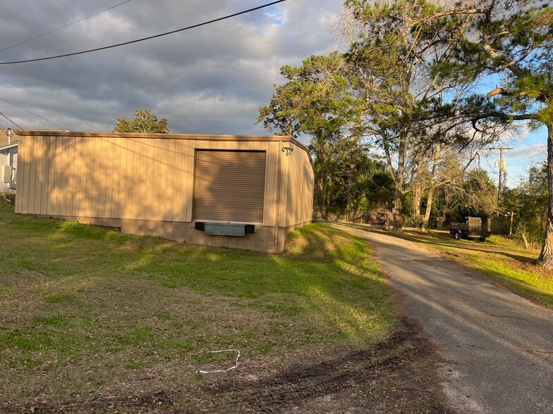 More Photos Of 1119 W Tharpe St, Tallahassee Warehouse For Lease