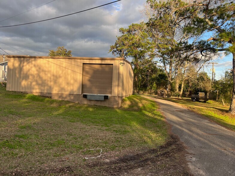 More Photos Of 1119 W Tharpe St, Tallahassee Warehouse For Lease