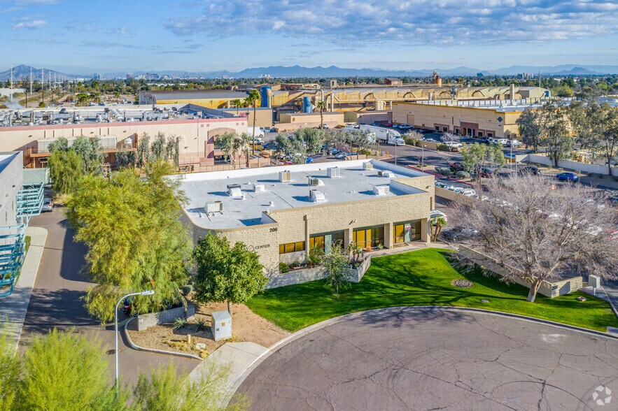 More Photos Of 206 W Julie Dr, Tempe Warehouse For Lease