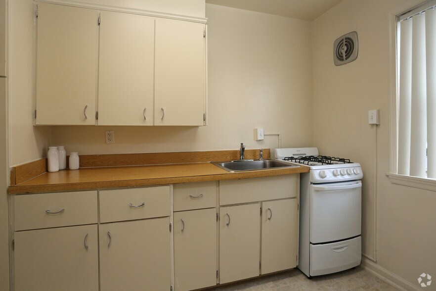 More Photos Of 3301 Chillum Rd, Mount Rainier Apartments For Sale