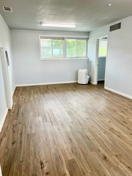 More Photos Of 2820 Broadmoor Ave, Concord General Retail For Sale