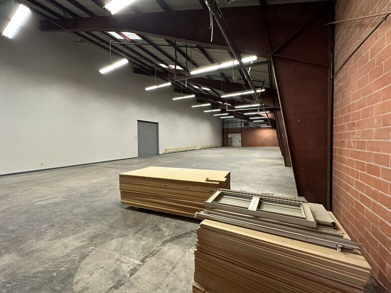 More Photos Of 319 W Peden, San Antonio Distribution For Sale