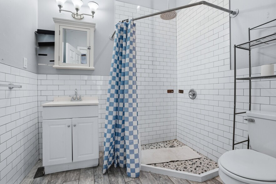 More Photos Of 632 Fall River Ave, Seekonk Apartments For Sale