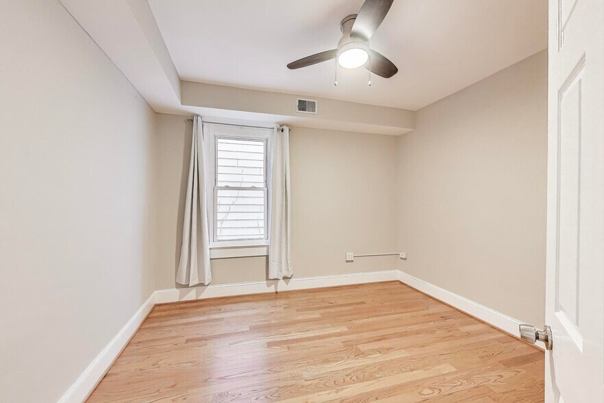 More Photos Of 212 Elm St NW, Washington Apartments For Sale