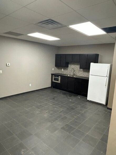 More Photos Of 2631 N Shields Blvd, Oklahoma City Freestanding For Lease