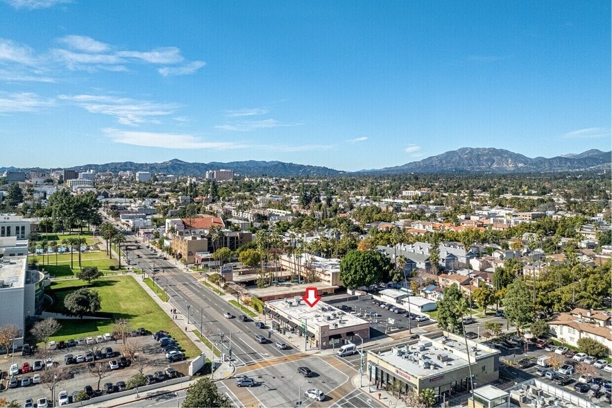 More Photos Of 1661 E Colorado Blvd, Pasadena Fast Food For Lease