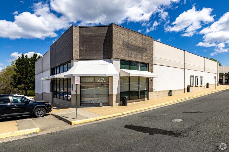 More Photos Of 2204-2280 Hunters Woods Plz, Reston Unknown For Lease