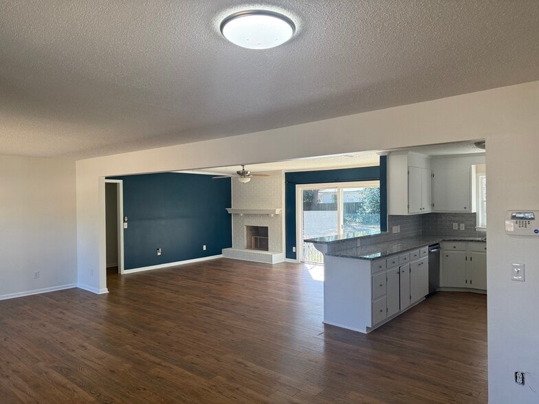 More Photos Of 118 E 7th North St, Summerville Office For Lease