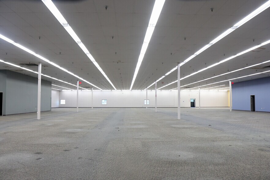 More Photos Of 3943 Denny Ave, Pascagoula General Retail For Lease