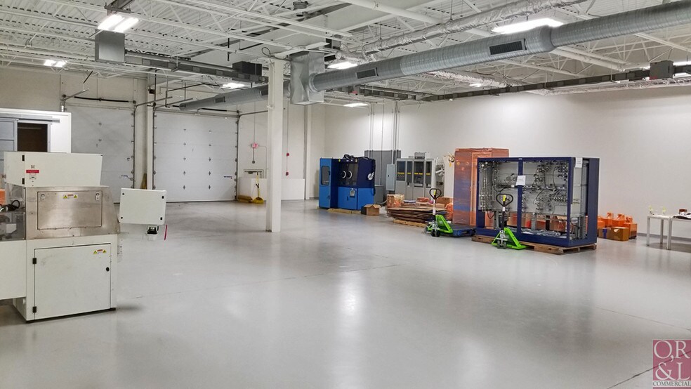 More Photos Of 4 Pin Oak Dr, Branford Industrial For Lease