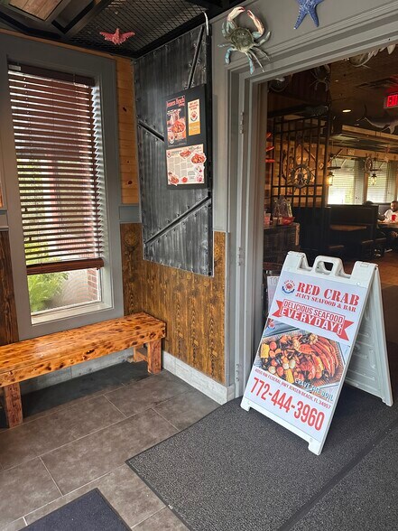 More Photos Of 4050 NW Federal Hwy, Jensen Beach Restaurant For Sale