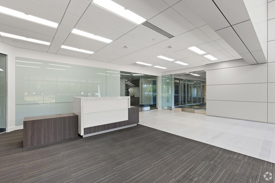 More Photos Of 2580-2584 Junction Ave, San Jose Research And Development For Lease