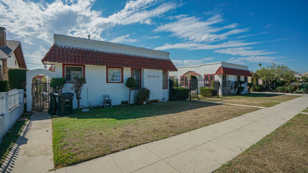More Photos Of 1462 W 53rd St, Los Angeles Apartments For Sale