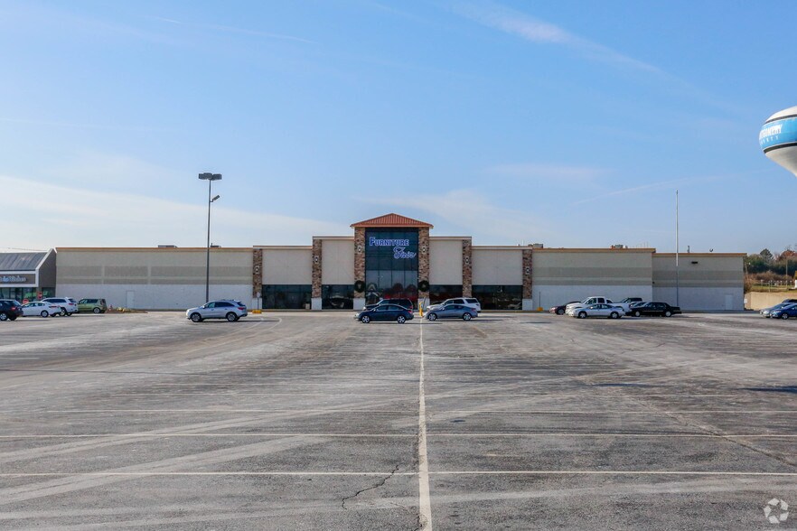 More Photos Of 8317-8361 Springboro Pike, Miamisburg Unknown For Lease