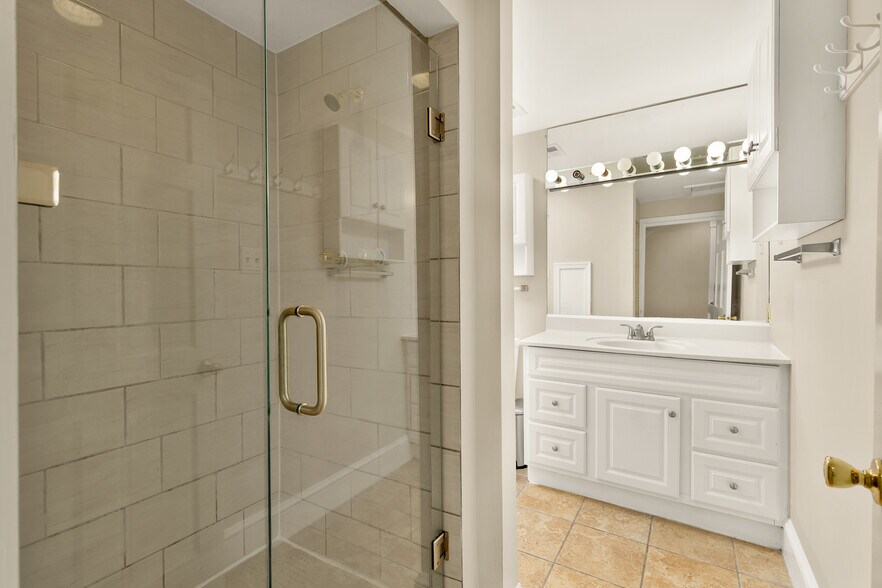 More Photos Of 228 E Capitol St NE, Washington Apartments For Sale