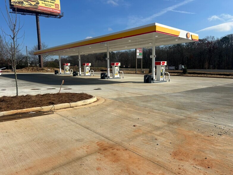 More Photos Of 416 WILBANKS Rd, Alto Storefront For Lease
