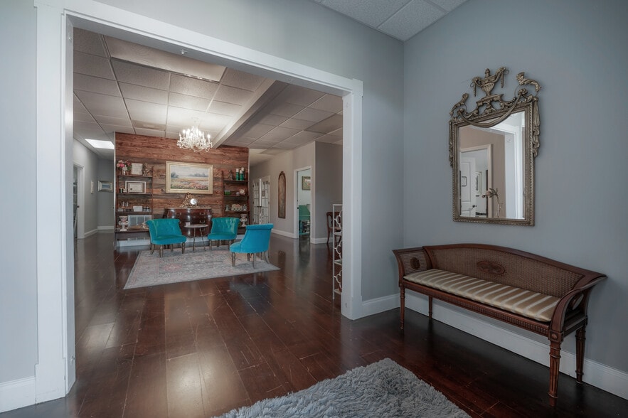 More Photos Of 160 E Bloomingdale Ave, Brandon Medical For Sale