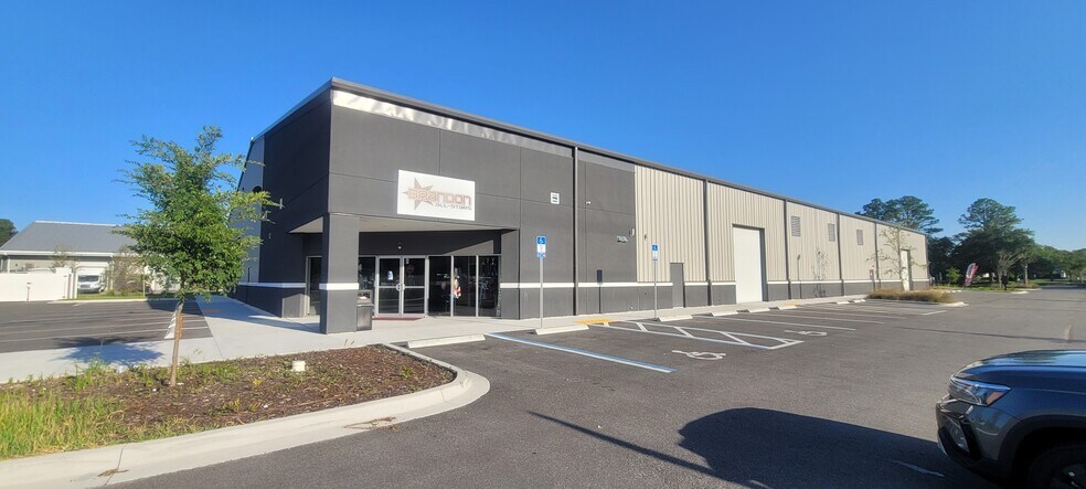 More Photos Of 8200 Cypress Plaza Dr, Jacksonville Health Club For Lease