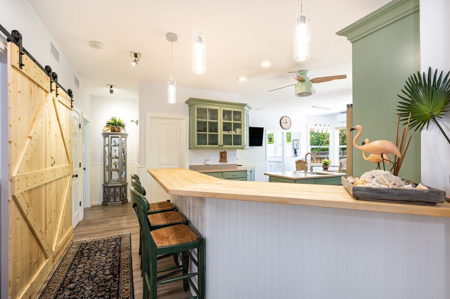 More Photos Of 303 W Juniper Ave, Flagstaff Hospitality For Sale